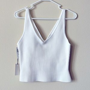 NWT ARITZIA Babaton Sculpt Knit Double V Tank